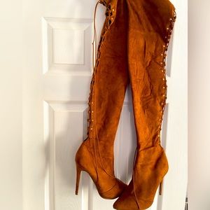 Worn once back lace up boots thigh high